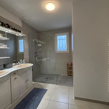 Avec Animaux, Parking - 6 Pers. - Fr-1-489-622 Cusset